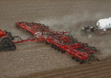 Kultivátorok Case IH Nutri-Tiller 955 24-ROW