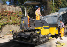 Lánctalpas finiserek Volvo ABG2820