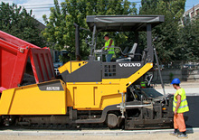 Lánctalpas finiserek Volvo ABG7820