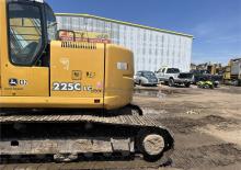 Lánctalpas kotrók John Deere Construction 225C
