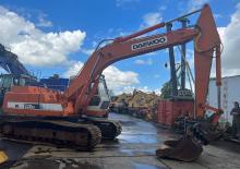 Lánctalpas kotrók Daewoo DH220LC