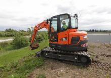 Lánctalpas kotrók Doosan DX85R-3