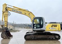 Lánctalpas kotrók New Holland E215B