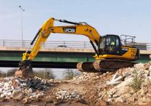 Lánctalpas kotrók JCB JS220LC