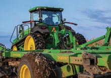 Lánctalpas traktorok John Deere 8RT 310