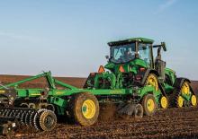 Lánctalpas traktorok John Deere 8RX 310