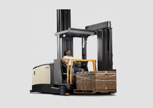 Magasraktári targoncák Crown TSP 7000-33 TF