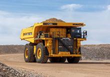 Merevvázas dömperek Komatsu 730E-8
