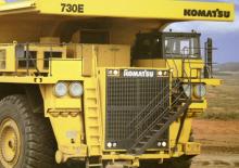 Merevvázas dömperek Komatsu 730E