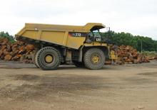 Merevvázas dömperek Caterpillar 772