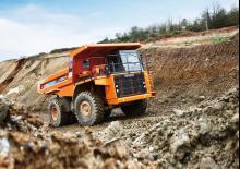 Merevvázas dömperek Hitachi EH 1100