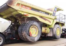 Merevvázas dömperek Euclid Hitachi EH 700