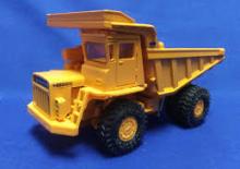 Merevvázas dömperek Komatsu HD320-2
