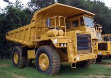 Merevvázas dömperek Komatsu HD325-3