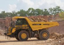 Merevvázas dömperek Komatsu HD325