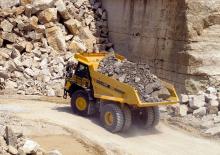 Merevvázas dömperek Komatsu HD405-8E0