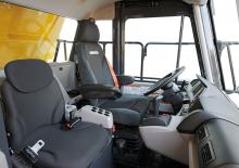 Merevvázas dömperek Komatsu HD465-8E0