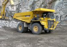 Merevvázas dömperek Komatsu HD605-7 E0
