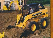 Minikotrók John Deere Construction 250