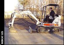 Minikotrók Bobcat 325 G