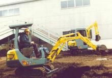 Minikotrók Yanmar B 17 CRE