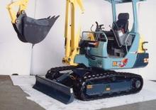 Minikotrók Yanmar B 25 V