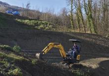 Minikotrók New Holland E17C