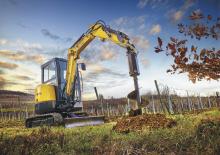 Minikotrók New Holland E26C