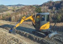Minikotrók New Holland E30C