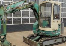 Minikotrók Hanix S&B 300