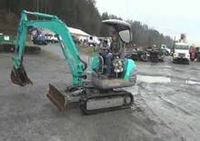 Minikotrók Kobelco SK 030