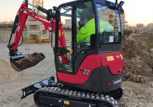 Minikotrók Yanmar SV22 