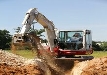 Minikotrók Takeuchi TB 260
