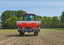 Műrágyaszórók Kubota DSX 1875 hydr 