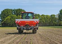 Műrágyaszórók Kubota DSX 2550 hydr 