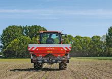 Műrágyaszórók Kubota DSX 3450 hydr 