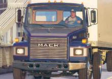 Nyergesvontatók Mack CM400 4-point cab E5-240 4x2