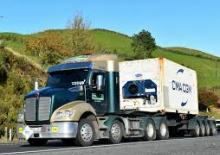 Nyergesvontatók Kenworth T410 600mm Aero roof MX13 8x4