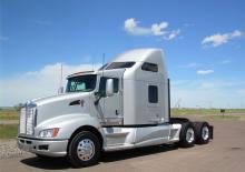 Nyergesvontatók Kenworth T610 Day Cab MX 15 6x4