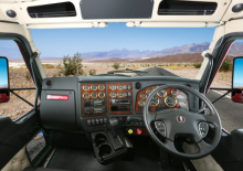 Nyergesvontatók Kenworth T656 28” Flat roof X15 8x4