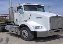 Nyergesvontatók Kenworth T800 Aerodyne 62” MX15 6x4