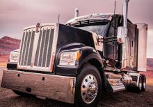 Nyergesvontatók Kenworth W990 40