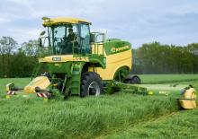 Önjáró gyepszellőztetők Krone Big M 450 CV