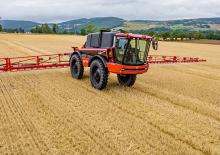 Önjáró  szántóföldi permetezők AGRIFAC CONDOR Vanguard