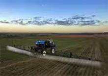 Önjáró  szántóföldi permetezők New Holland DEFEND 2500