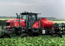 Önjáró  szántóföldi permetezők Massey Ferguson MF 8125
