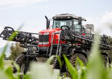 Önjáró  szántóföldi permetezők Massey Ferguson MF 9335 Plus