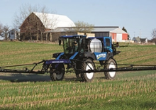 Önjáró  szántóföldi permetezők New Holland SP370F