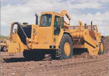 Szkréperek Caterpillar 637E
