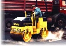 Tandem vibrohengerek Bomag BW 100 ADM